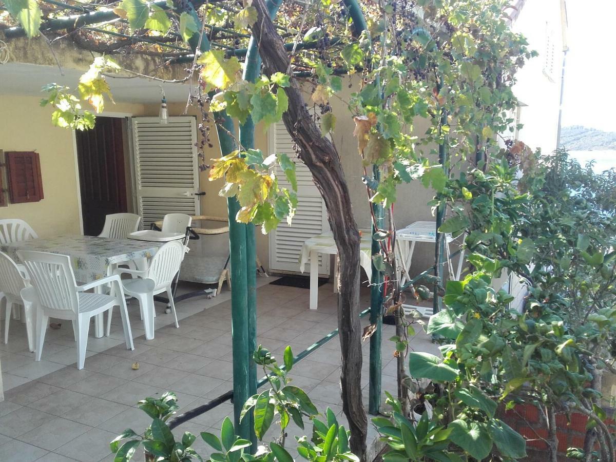 I&J Relaxing Beach Apartments Račišće المظهر الخارجي الصورة