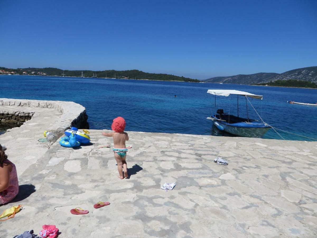 I&J Relaxing Beach Apartments Račišće المظهر الخارجي الصورة
