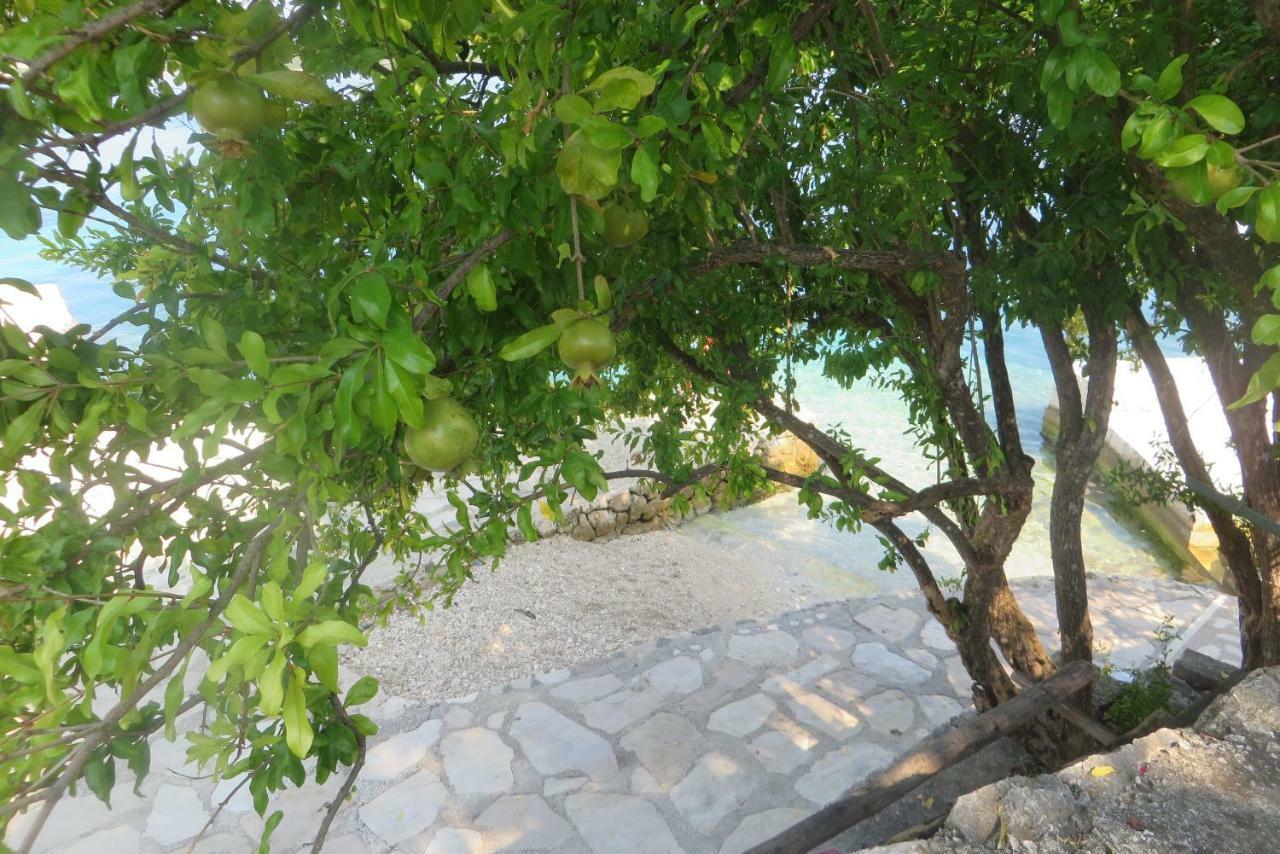 I&J Relaxing Beach Apartments Račišće المظهر الخارجي الصورة